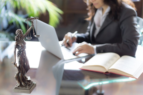 avocats-:-attention-a-la-deontologie-!