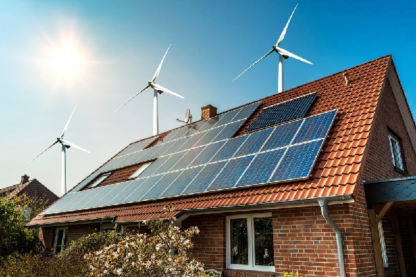 travaux-realises-sur-une-centrale-photovoltaique-:-qui-paie-la-tva-?
