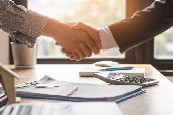 professionnels-medicaux-:-relation-d’affaires-≠-relation-commerciale