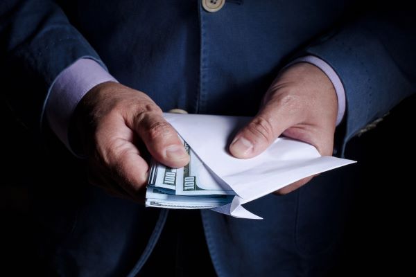 lutte-contre-le-blanchiment-de-capitaux-:-une-precision-pour-certains-services-sur-actifs-numeriques-!