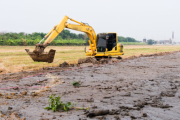 entreprise-de-travaux-agricoles-:-quand-une-pelleteuse-sectionne-une-canalisation-d’eau…