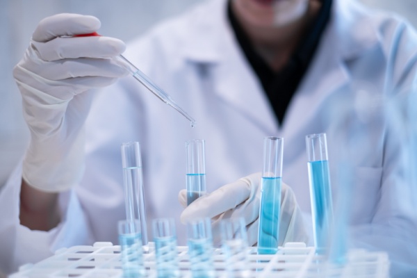 sante-au-travail :-on-en-sait-plus-sur-l’analyse-des-substances-dangereuses !