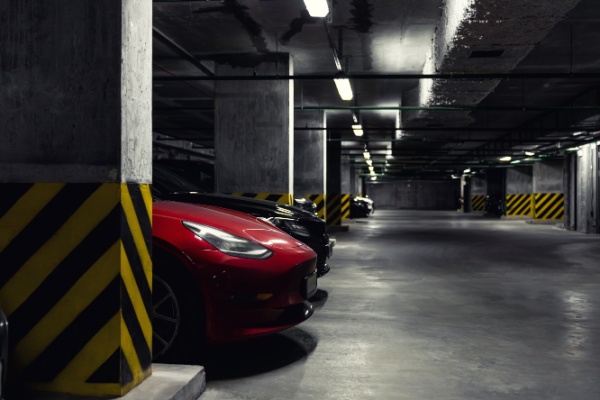 securite-contre-les-risques-d’incendie-et-de-panique :-les-parcs-de-stationnement-aussi-concernes