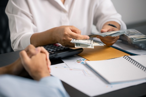 c’est-l’histoire-d’un-employeur-qui-ne-peut-pas-se-contenter-du-bulletin-de-paie…