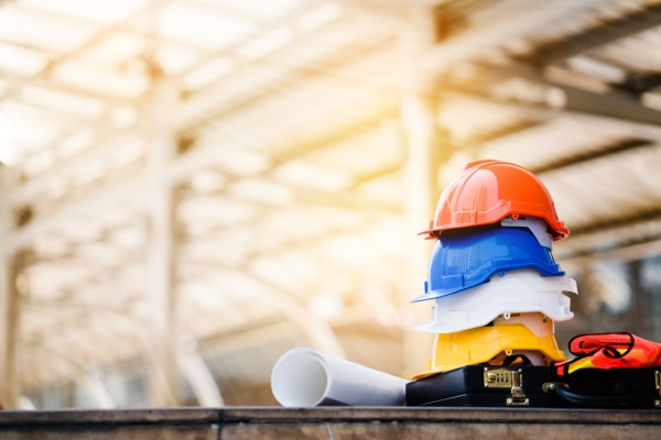 travailleurs-etrangers-:-mise-a-jour-des-metiers-en-tension