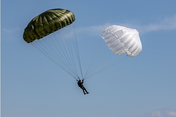 tva-a-taux-reduit -:-et-pour-les-professionnels-de-parachutisme ?