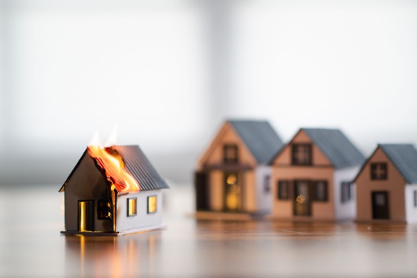 intemperies-et-incendie-:-l’urssaf-active-des-mesures-d’urgence-!