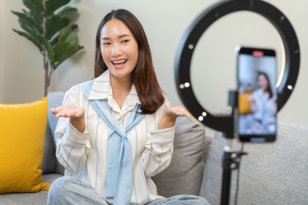 influence-commerciale-:-le-contrat-est-il-toujours-obligatoire-?