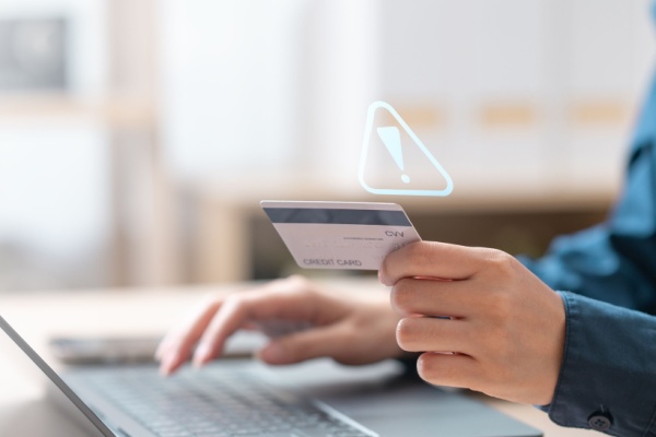 fraudes-bancaires-:-recenser-les-anomalies-pour-mieux-detecter-les-fraudes