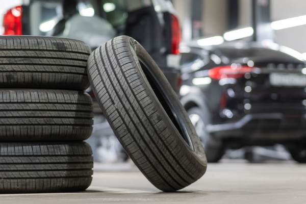 rechapage-des-pneus-:-une-aide-financiere-et-des-objectifs-alleges