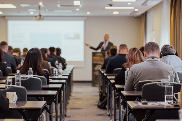 c’est-l’histoire-d’un-employeur-qui-oublie-de-former-les-salaries