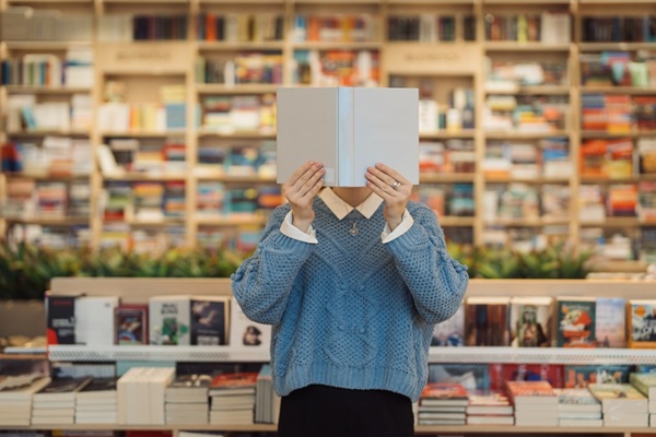 artistes-auteurs-:-quelle-fiscalite-pour-la-vente-de-leurs-propres-livres-?